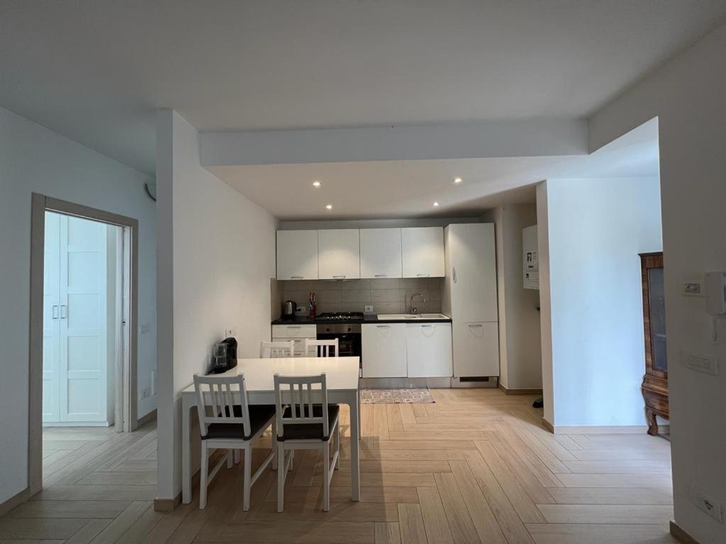 Appartato A 5 Minuti Dal Mare Apartment Империа Екстериор снимка